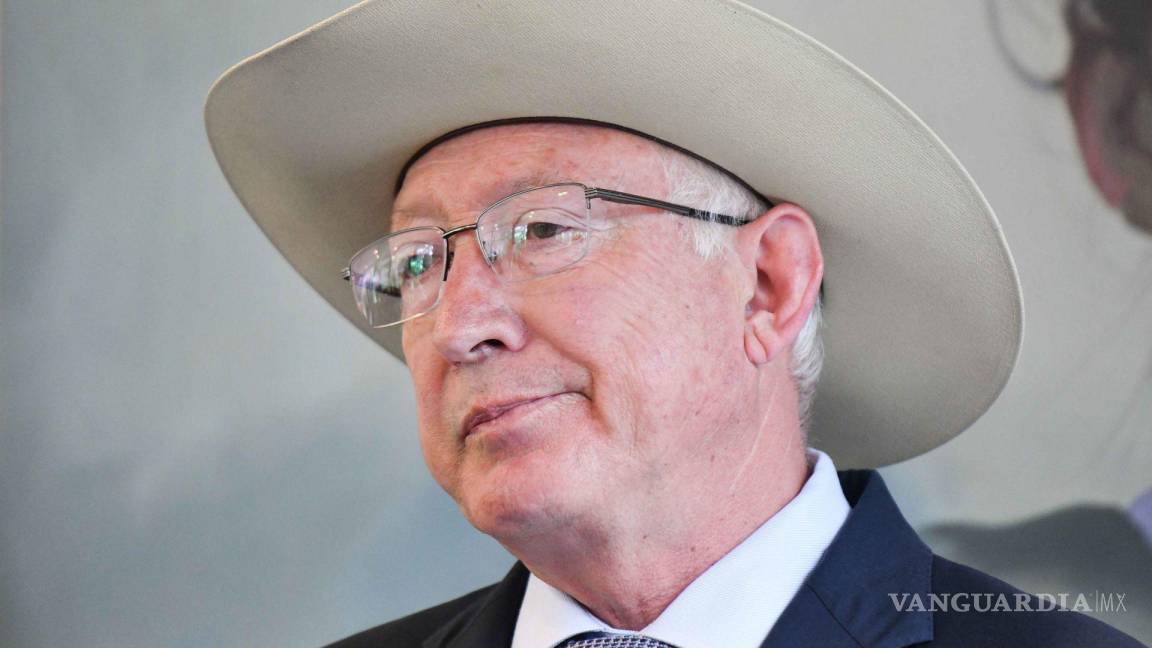 ‘No se la perdonaron’: Critica Loret de Mola ingratitud de AMLO y Sheinbaum con Ken Salazar, quien se la jugó por el obradorato