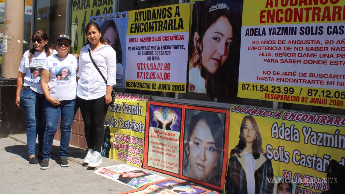 Torreón: Adela Yazmín desapareció hace 20 años y su madre se plantó en el último lugar donde fue vista