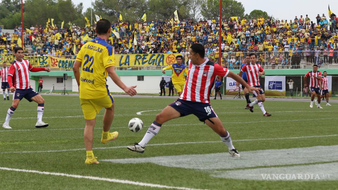 Pese a la lluvia, Saltillo disfrutó del Clásico de Leyendas