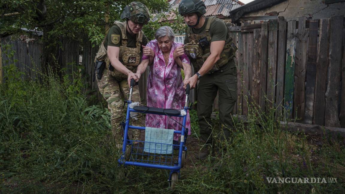 Mueren 12 personas tras ataques de Rusia en Ucrania