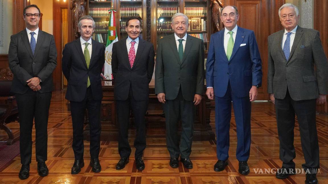 $!Andrés Manuel López Obrador, presidente de México, en compañía de Rogelio Ramírez de la O; Manuel Bartlett; Ignacio Sánchez Galán, José Enrique Alba, David Mesonero y Gabriel Yorio, sostuvieron una reunión.