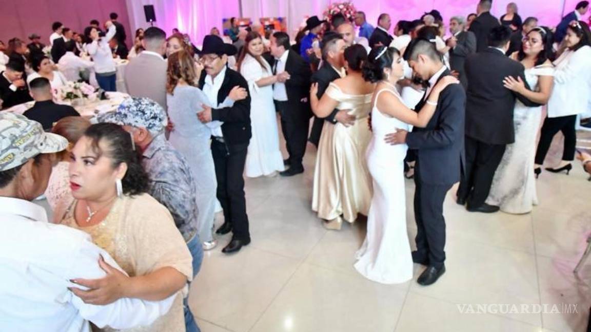 $!Cumplido el trámite oficial lo que vino enseguida fue el festejo.