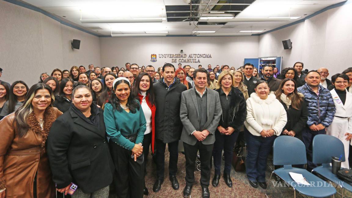 $!Representantes de la UAdeC, la Secretaría de Inclusión y Desarrollo Social, así como colectivos y organizaciones de la sociedad civil, participaron en la capacitación sobre prevención de la discriminación y violencia por identidad de género y orientación sexual.