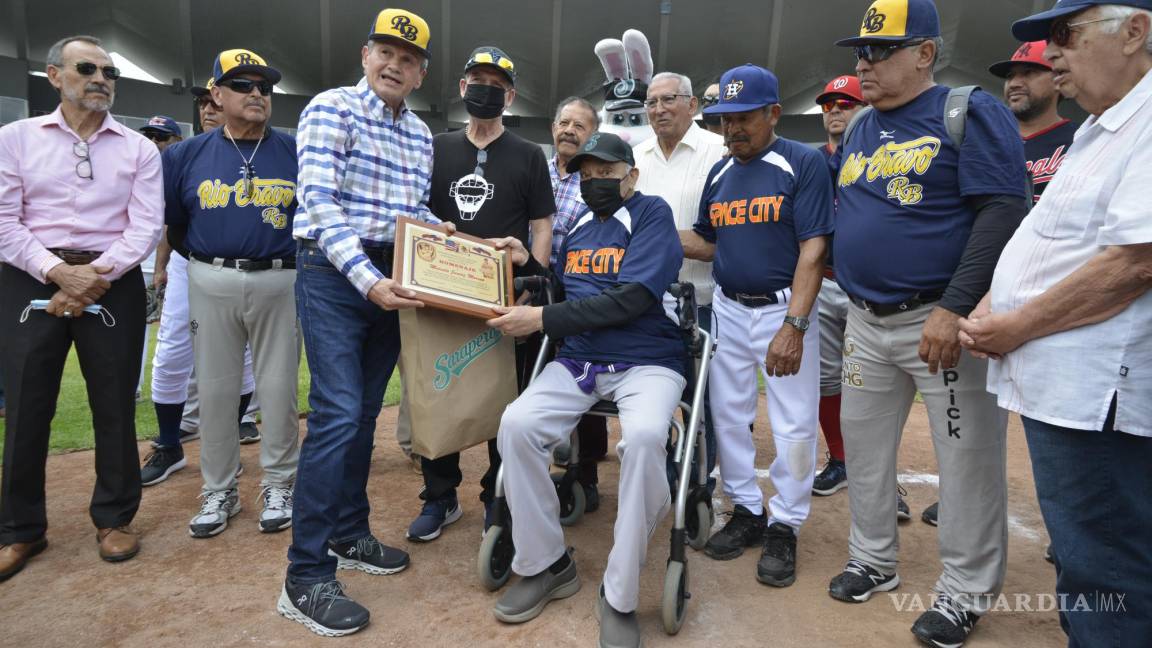 Homenajean a Marcelo Juárez Moreno, leyenda del beisbol mexicano.