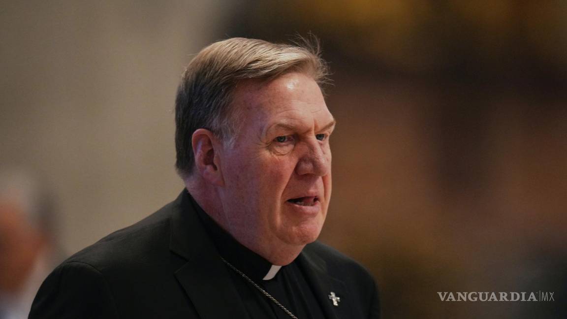 $!El cardenal Joseph William Tobin asiste a una misa en el quinto de los nueve días de duelo por el difunto papa Francisco, en la basílica de San Pedro en el Vaticano.