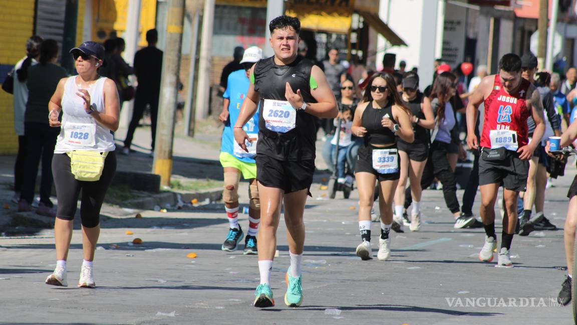 $!Miles de corredores participaron en el Maratón Internacional Lala 2026 en la Comarca Lagunera.