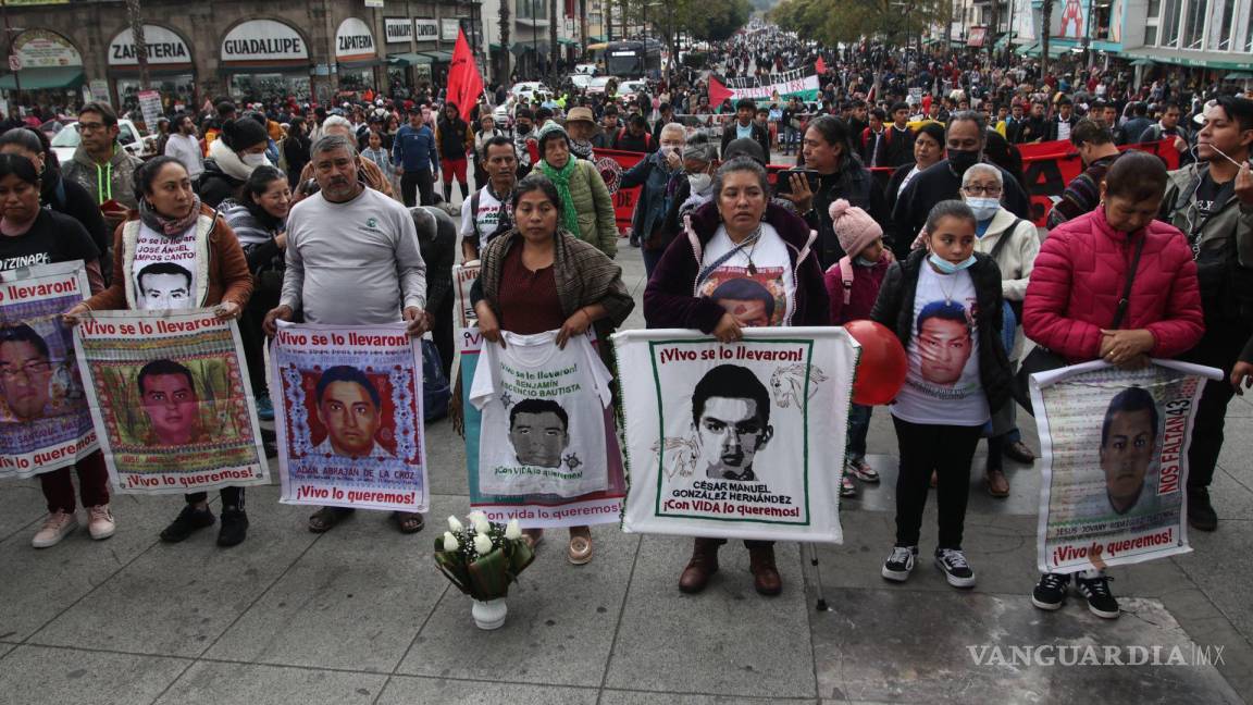 Presidencia dará acceso a archivos del caso Ayotzinapa a familiares de los 43 normalistas