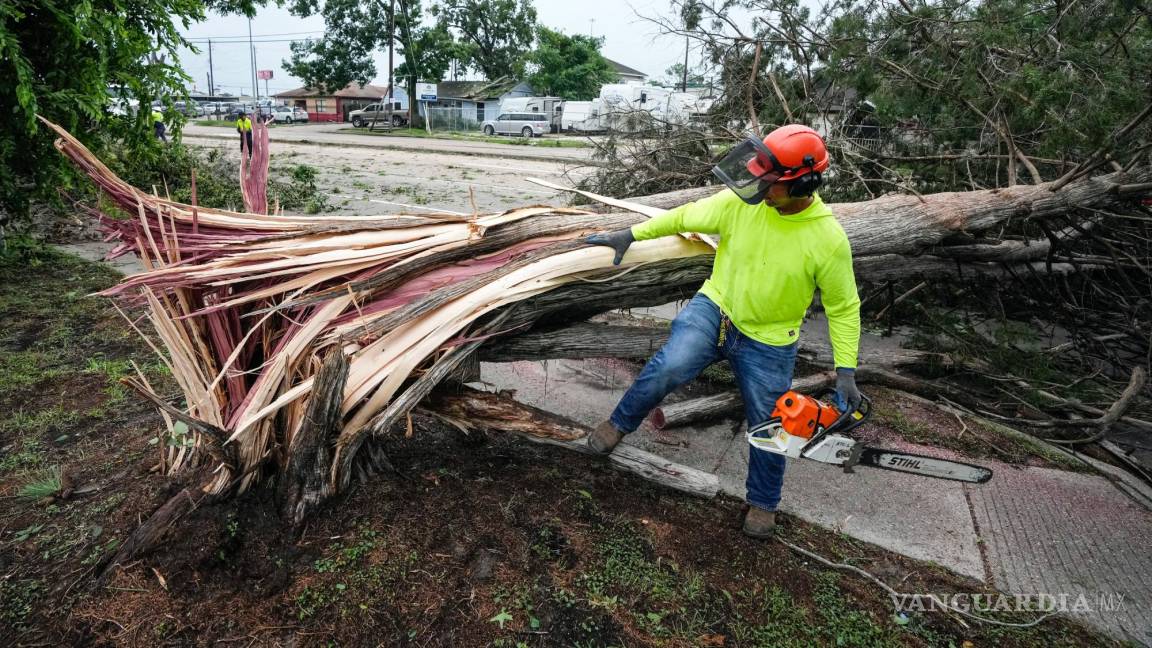 Así amanece Houston tras el paso de potentes tormentas que dejaron 4 muertos y a 900,000 viviendas y negocios sin electricidad (fotos)