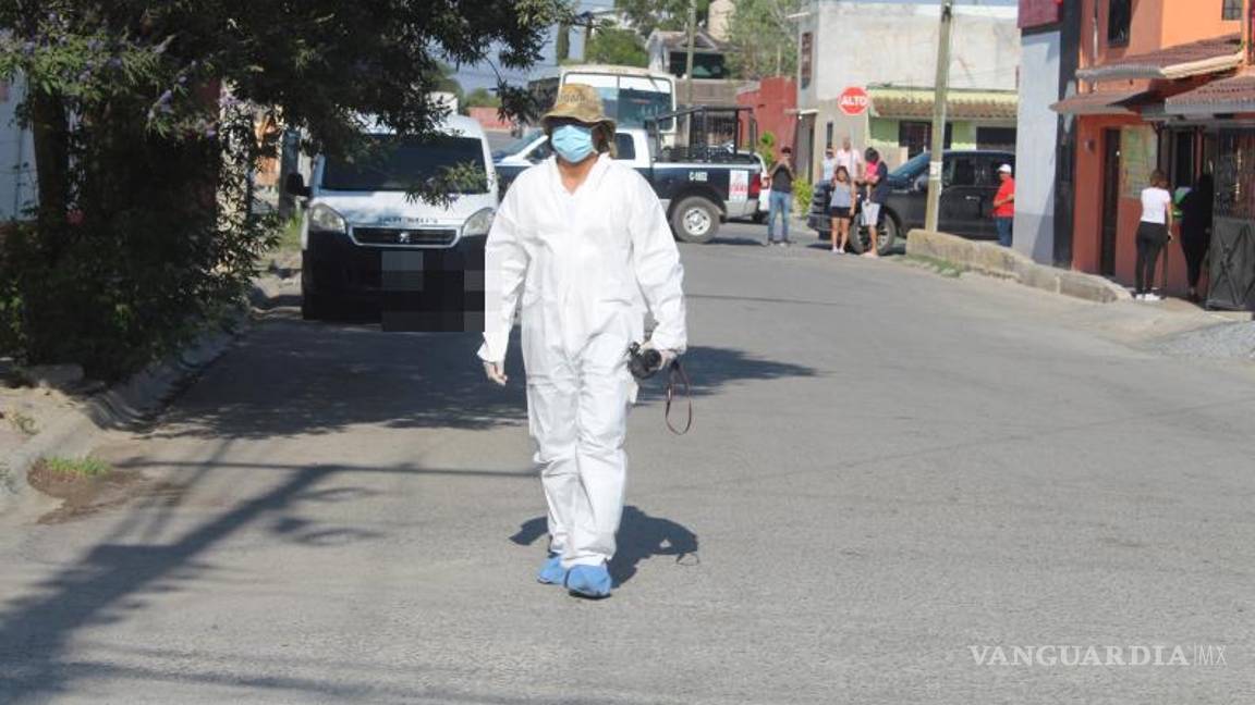 $!Autoridades resguardaron la zona del crimen en la colonia Ignacio Zaragoza mientras se recababan evidencias.