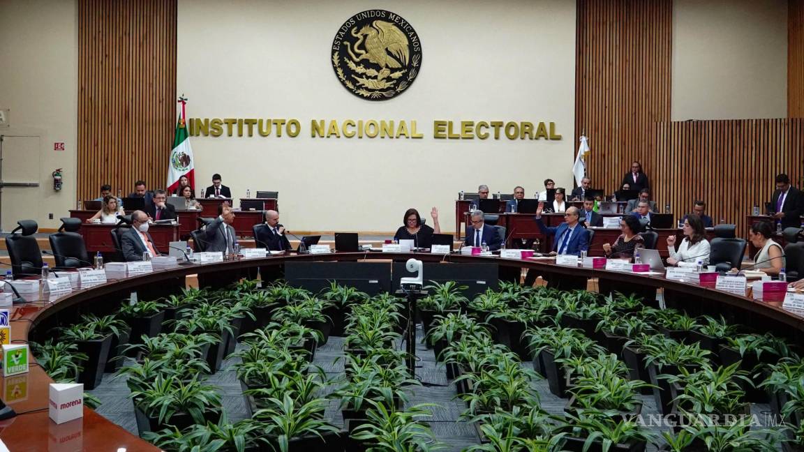 Llama INE a presidente y funcionarios a respetar la ley electoral