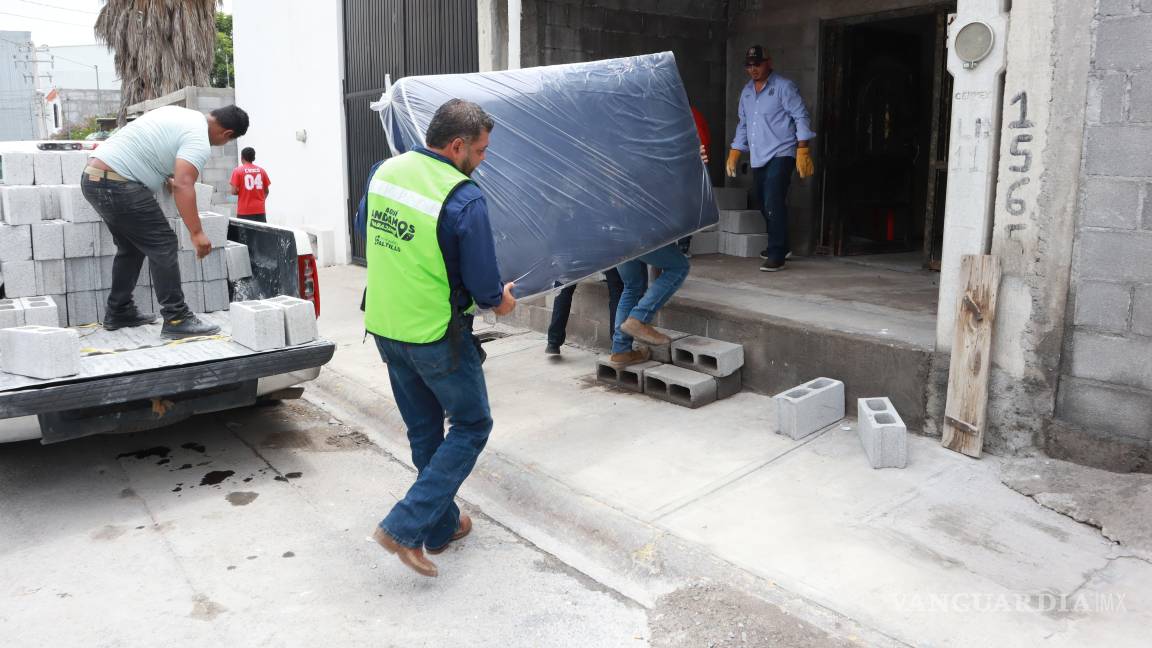 Reparten ayuda a damnificados por lluvias en Saltillo