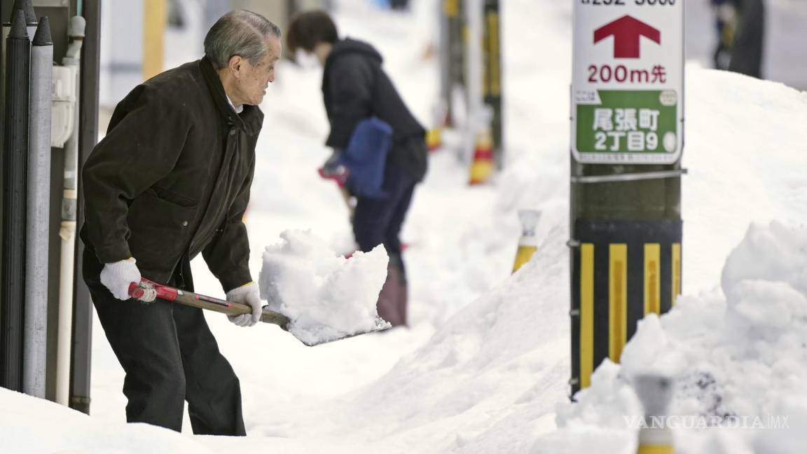 En Japón van 17 muertes y al menos 90 heridos dejaron las fuertes nevadas