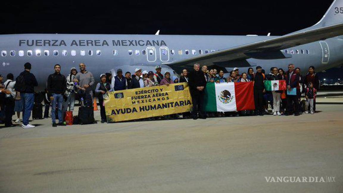 Llegan 275 mexicanos procedentes de Israel; son todos, indica la SRE