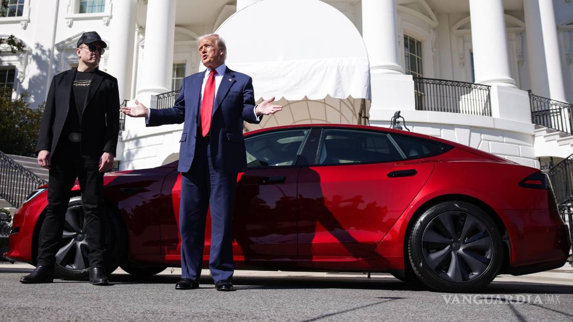 $!Trump dijo que comprará un Tesla para apoyar a Musk tras los recientes ataques a las estaciones de carga de Tesla y los llamados a boicotear los productos de Tesla.