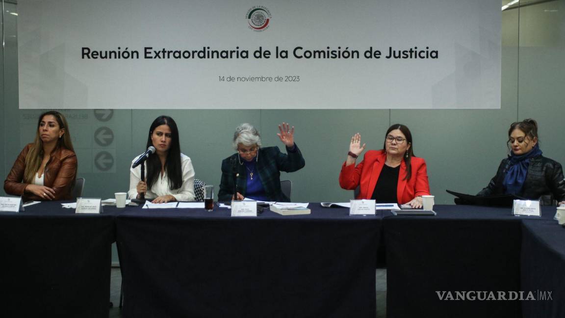 $!Reunión extraordinaria de la Comisión de Justicia encabeza por Olguín Sánchez Cordero, Indira de Jesús Rosales San Román en la Cámara de Senadores donde el tema fue la aprobación de la renuncia del ministro Arturo Zaldívar Lelo de Larrea.