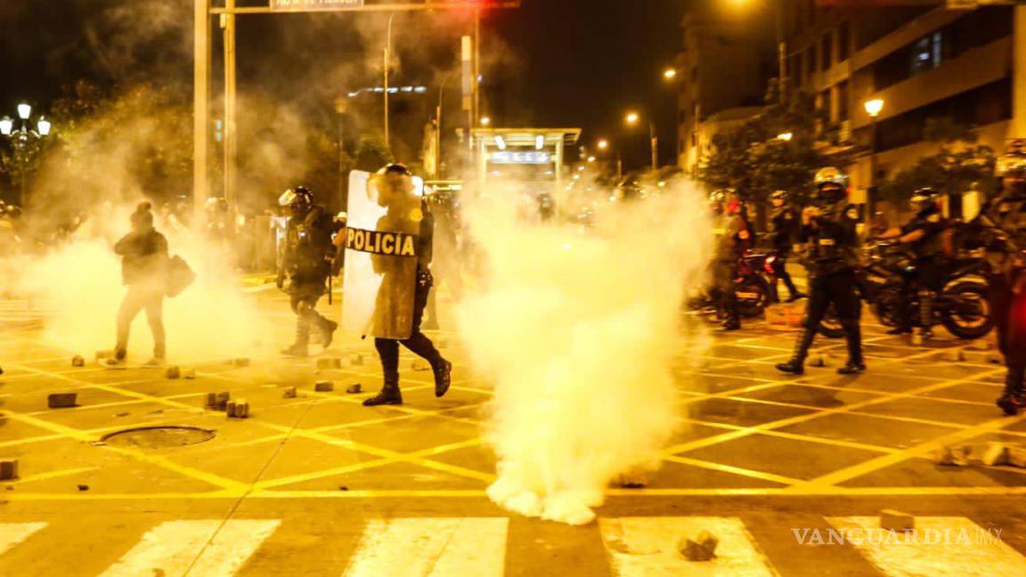 Arrecian protestas en Perú, suman siete muertos; cierran aeropuerto y suspenden tren a Machu Picchu