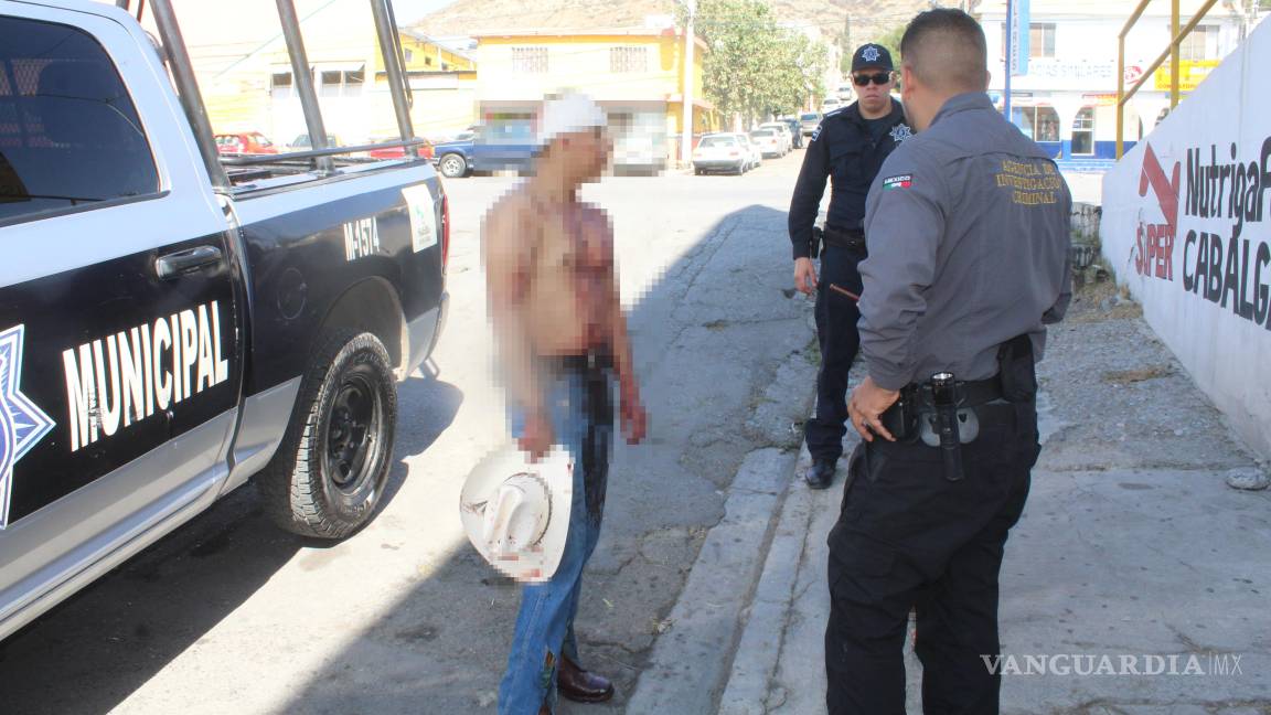 Saltillo: riña deja a hombre gravemente herido tras ataque con botellas; su madre lo regaña (video)