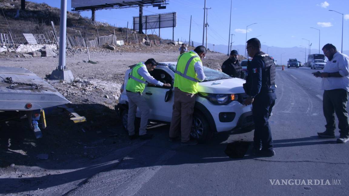 Vuelca por exceso de velocidad en entrada a Ramos Arizpe