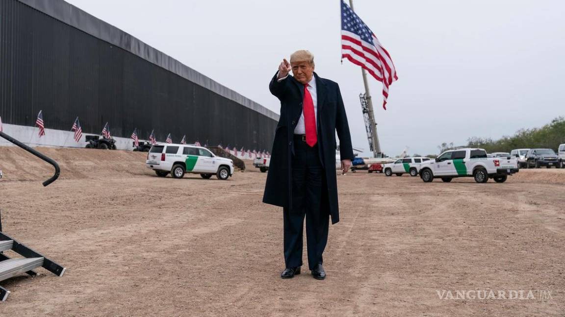 Trump amenaza con seguir construcción del muro fronterizo en México; acusa a Biden de venderlo en partes