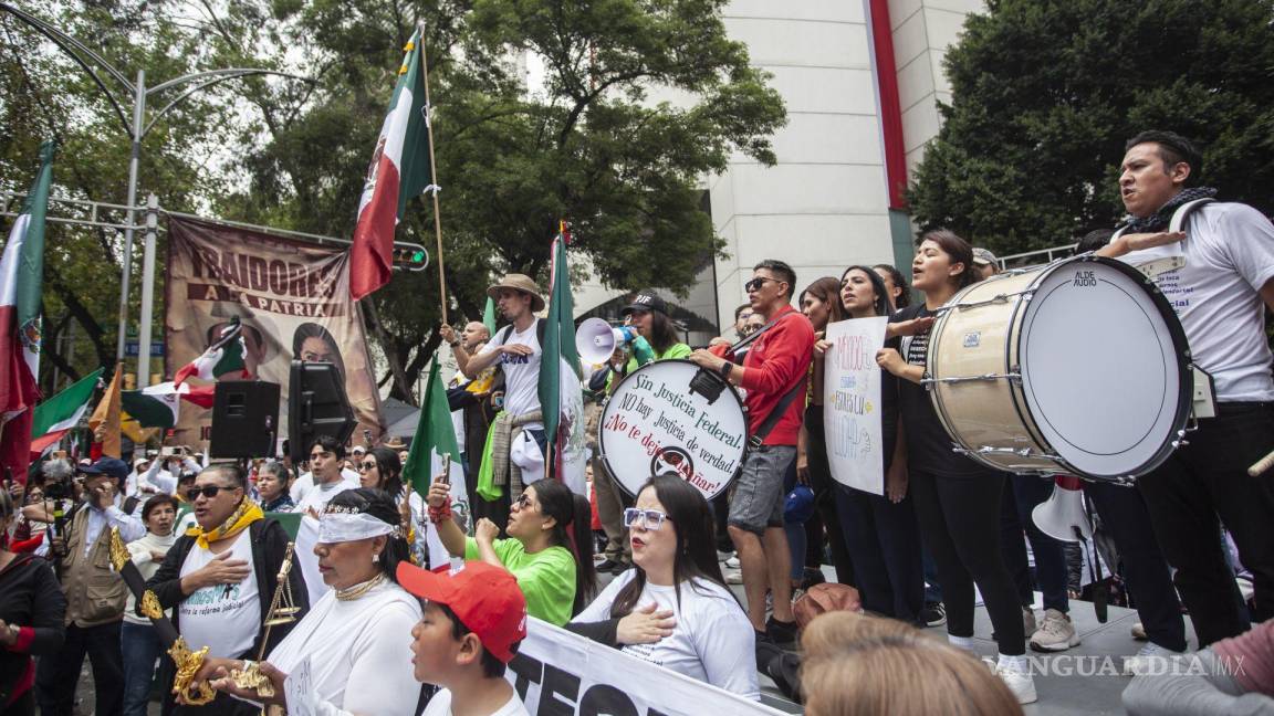 Marchan estudiantes, organizaciones y sociedad civil contra reforma judicial... se instalan en el Senado