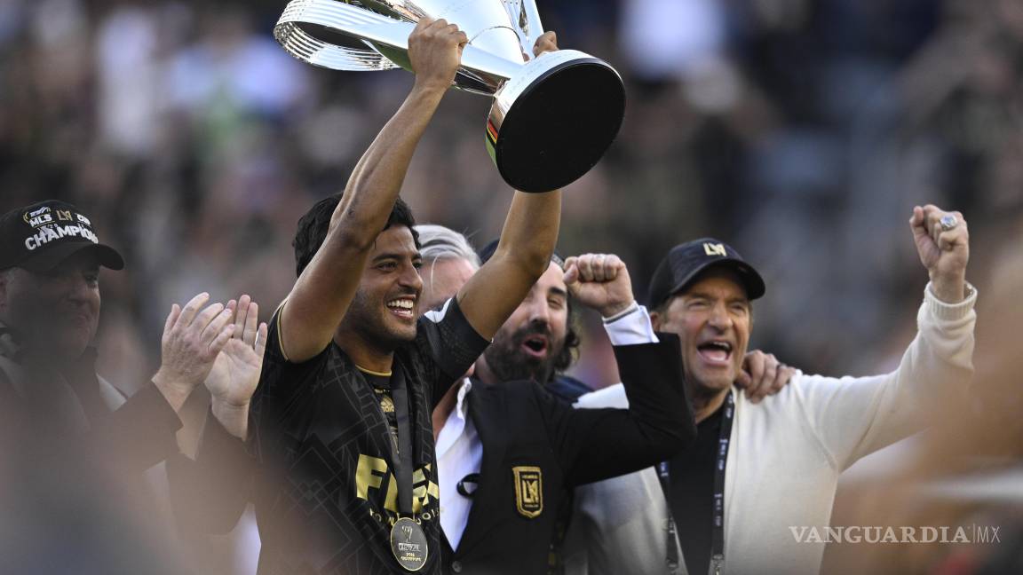 Carlos Vela anuncia su retiro del futbol a los 36 años