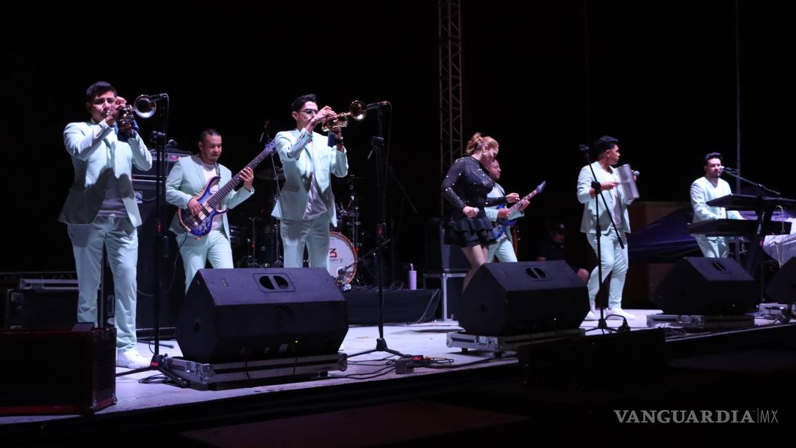 $!Banda Kañón amenizó el festejo.