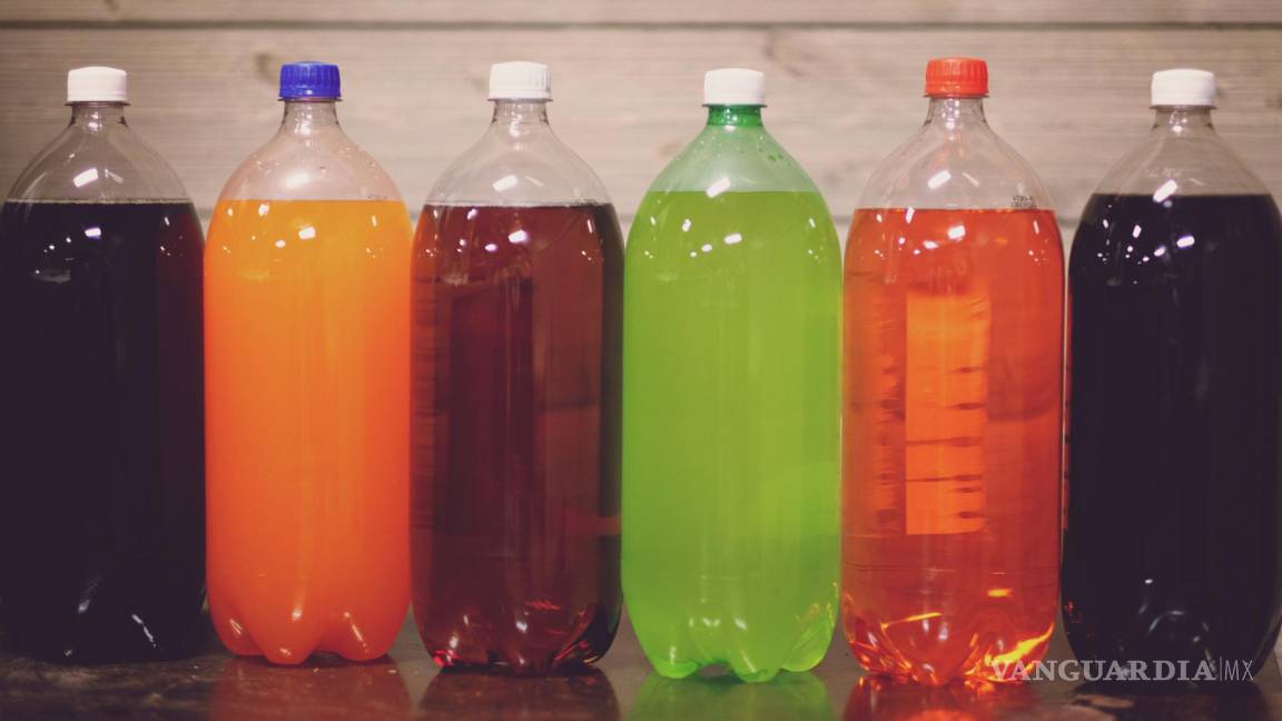 El cáncer de colon está aumentando en adultos más jóvenes, ¿tienen algo que ver las bebidas azucaradas?