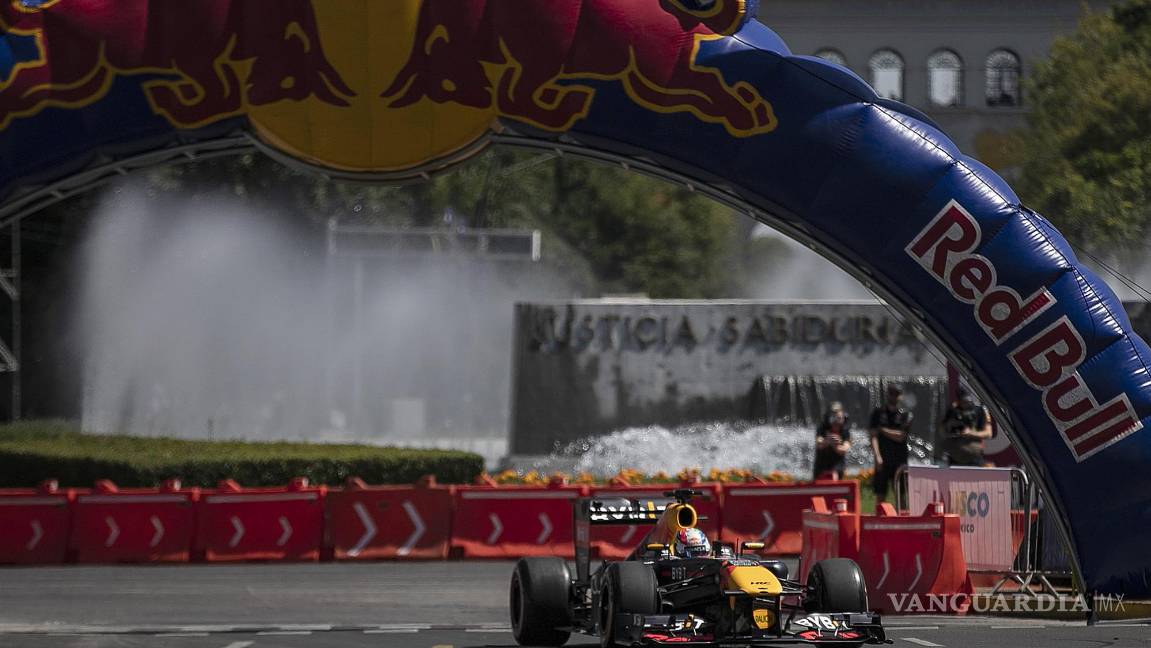 Así fue el Red Bull Show Run de Guadalajara; niño burla seguridad para conocer a ‘Checo’ Pérez