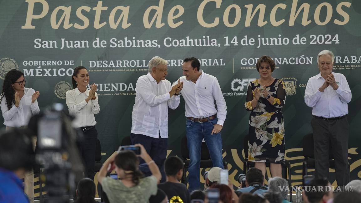 $!Al evento en San Juan de Sabinas acudieron autoridades federales y el gobernador Manolo Jiménez.