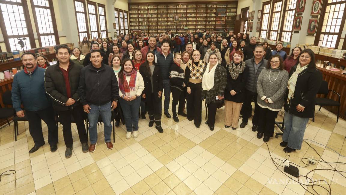 $!“Con su esfuerzo, estamos formando un ejército de universitarios que transformarán la sociedad”, dijo en su mensaje el rector a los profes que acudieron a la capacitación.
