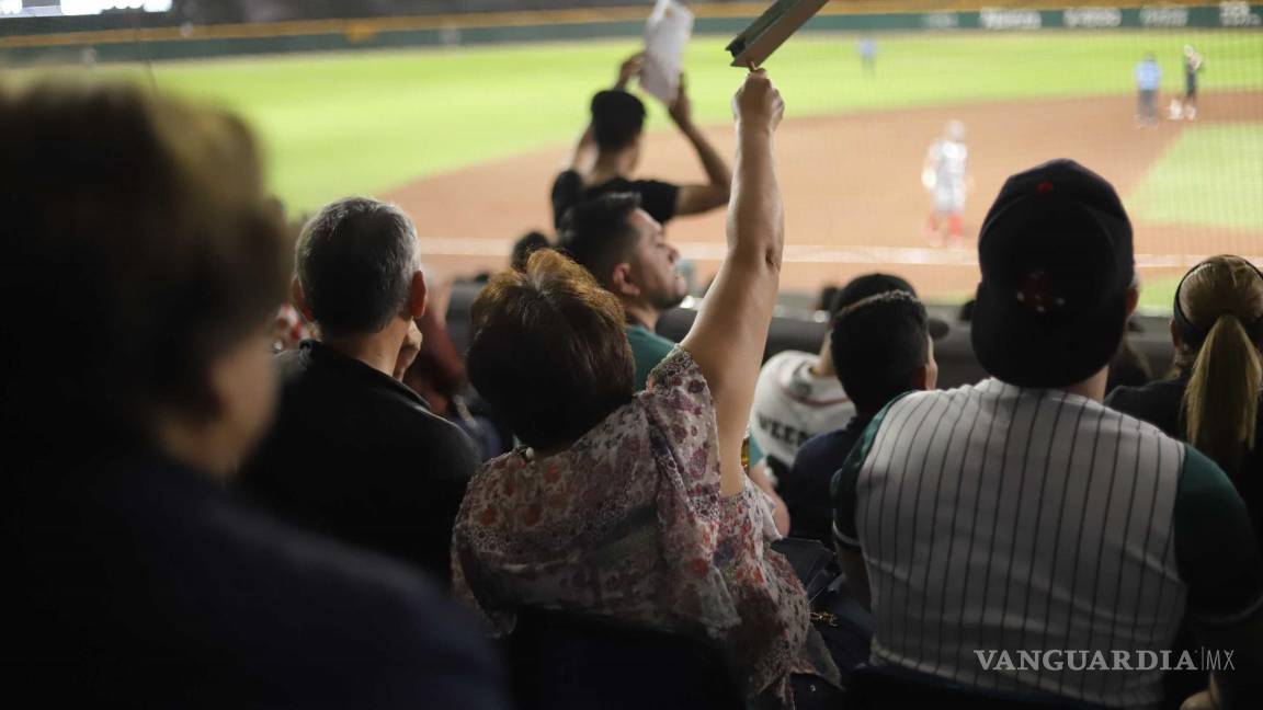 $!El calor de la Fuerza Verde se hizo sentir en la “Catedral de Beisbol en Coahuila”.