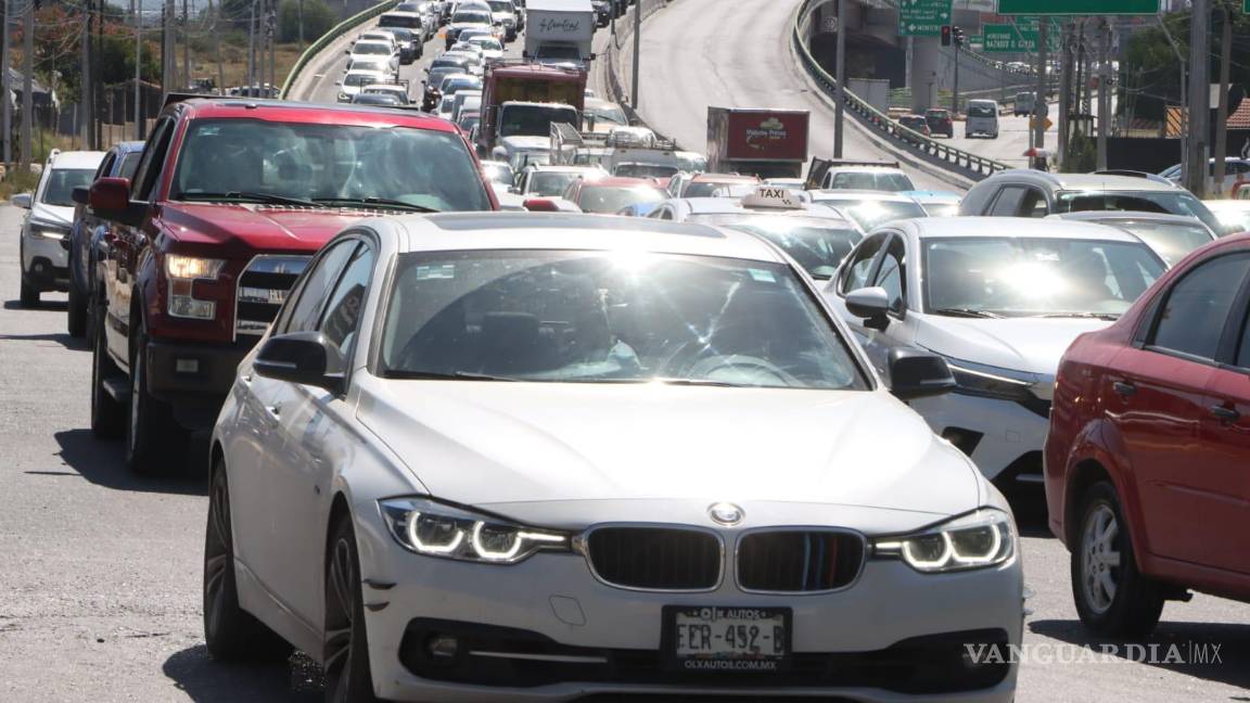 $!El caos vehicular se intensificó sobre el periférico Luis Echeverría durante la manifestación.