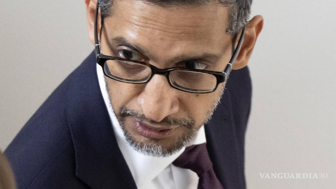 $!El director ejecutivo de Alphabet Inc. y Google, Sundar Pichai, después de asistir al foro bipartidista sobre conocimientos de IA del Senado en el Capitolio.