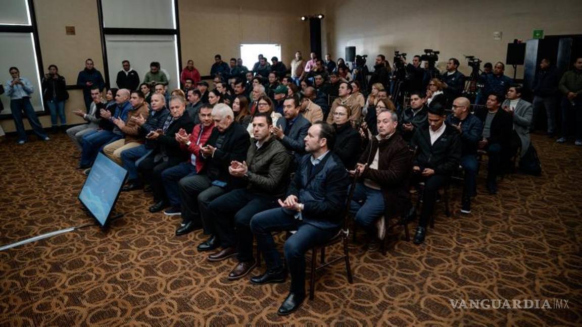 $!Autoridades municipales y estatales, junto con líderes empresariales, ratifican su compromiso con el desarrollo sostenible e innovador de Saltillo.