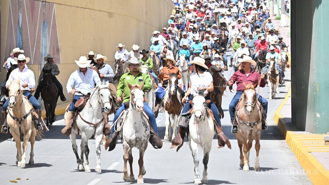 Gran cabalgata reúne a familias de Ciudad Frontera en su 132 aniversario