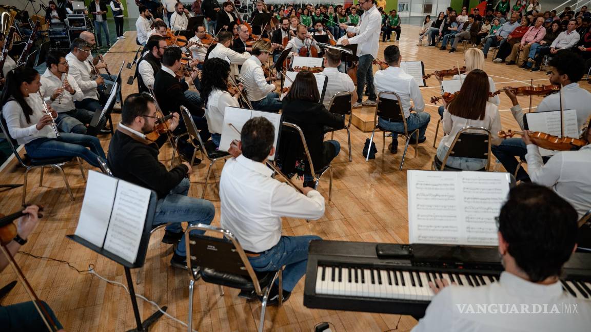$!El maestro Natanael Espinoza estará al frente de la Orquesta Filarmónica del Desierto en esta velada cultural pensada para toda la familia.