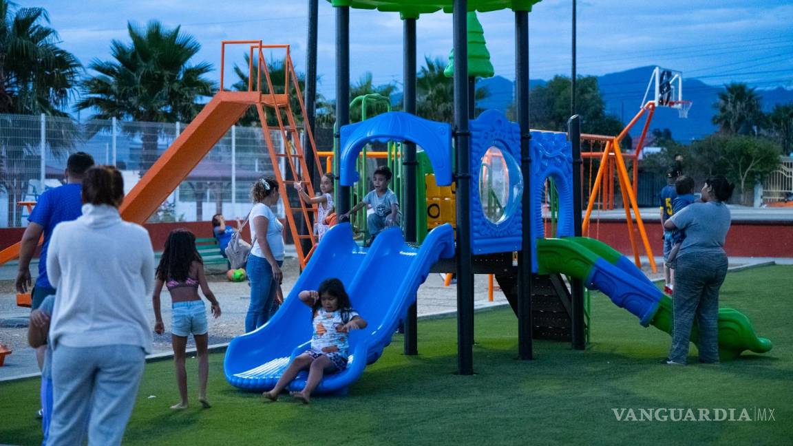$!Familias enteras aprovecharon el nuevo espacio para pasear, jugar y convivir.
