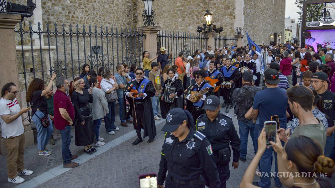 $!La Callejoneada del Distrito Centro fue más que una celebración familiar; simbolizó un avance decisivo hacia un Saltillo más dinámico, arraigado en su identidad y comprometido con el impulso de su vocación cultural.