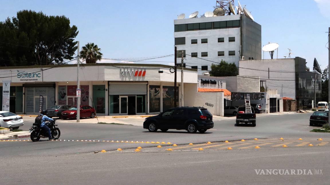 Temen tragedia; vecinos de la colonia República piden señalización en peligroso crucero de Saltillo