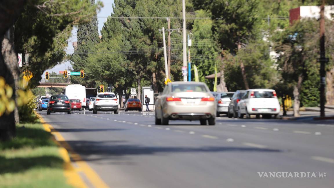 $!Desde el 14 de noviembre, los nuevos semáforos operan para mejorar la sincronización del tráfico y reducir tiempos de espera.