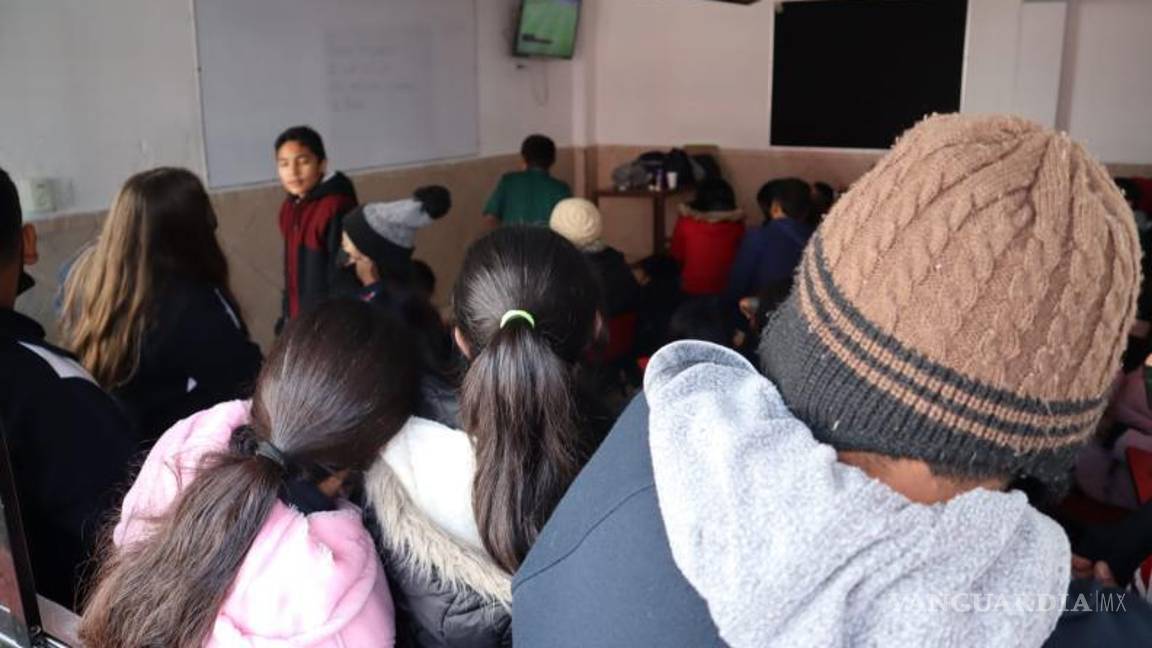 $!La directora del plantel informó que el próximo 2 de diciembre los alumnos presentarán exámenes ordinarios y por eso se tomó la decisión de proyectar el juego solo durante el receso.