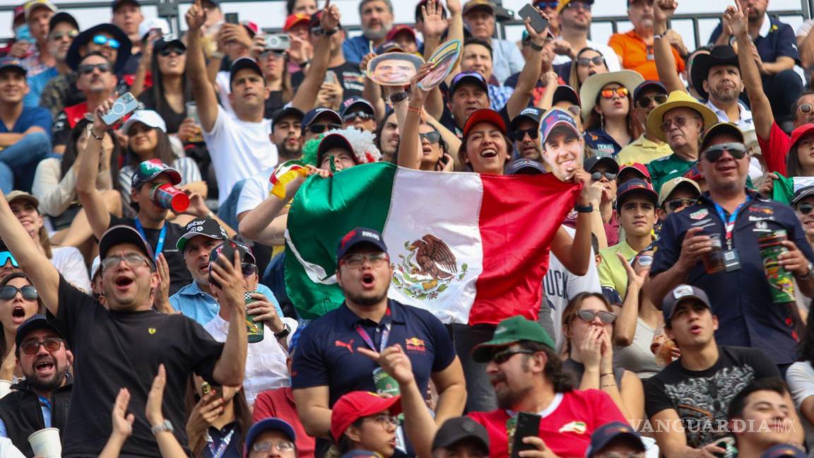 ¿Calentando motores? Aficionados bailan ‘Payaso de Rodeo’ en el GP de México