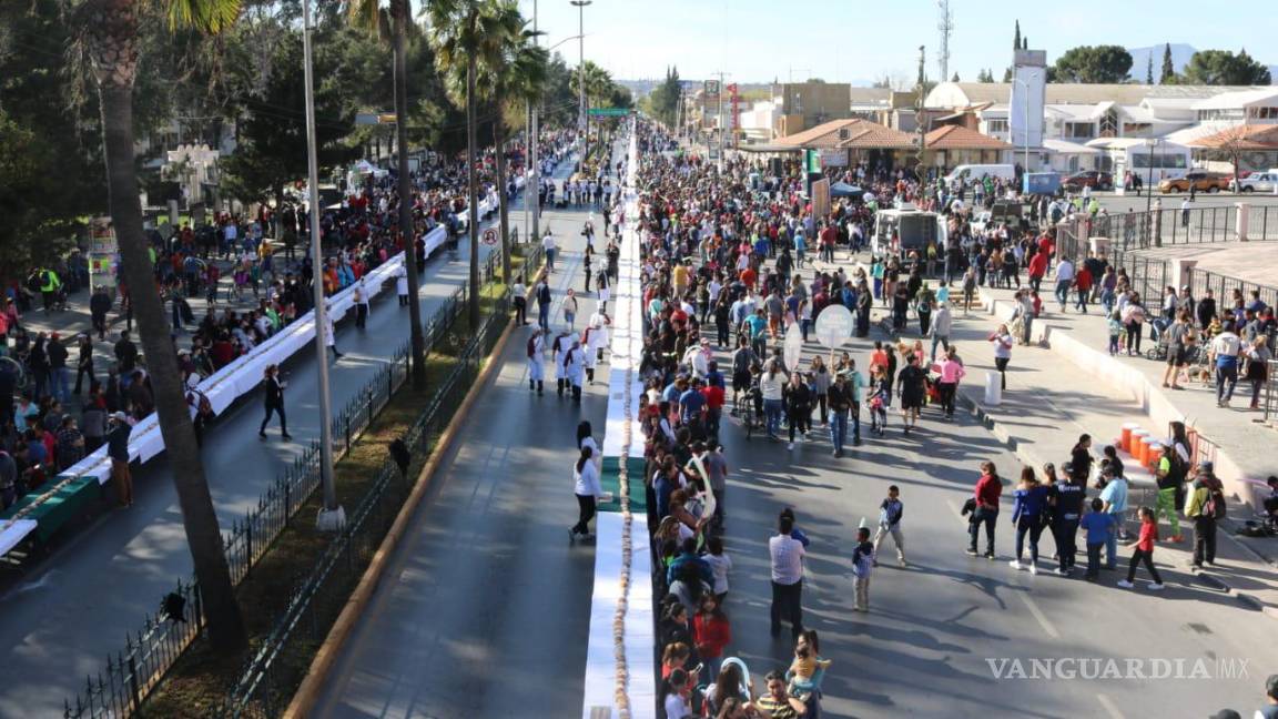 $!Rosca de Reyes de 2 kilómetros de largo recibe reconocimiento del Guinness World Records. Evento se llevó a cabo en enero de 2019.