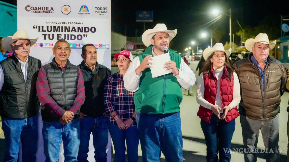 Inicia Ramos Arizpe el programa ‘Iluminando Tu Ejido’ en Paredón, con la instalación de luminarias LED