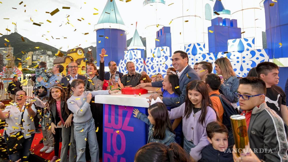 $!El encendido del festival de luces más grande de México se realizó la tarde del jueves. FOTO: OMAR SAUCEDO