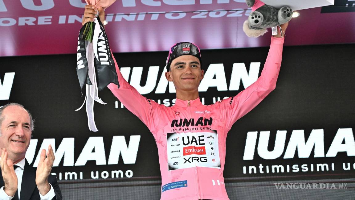 Isaac del Toro cierra la semana como líder del Giro de Italia 2025