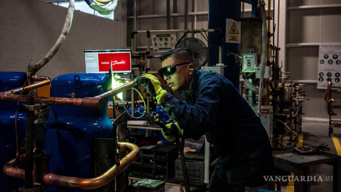 Atrapado entre los aranceles y China, México se adapta a un Estados Unidos impredecible