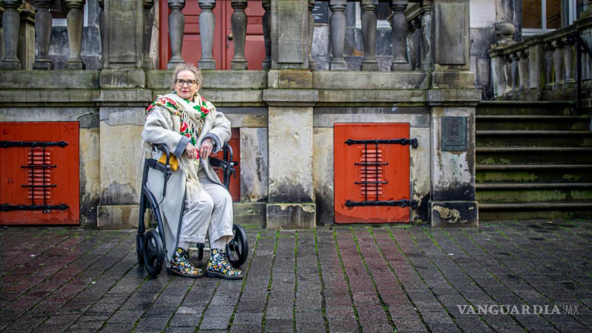 $!Los síntomas incluyen temblores, torpeza, rigidez y problemas de equilibrio.