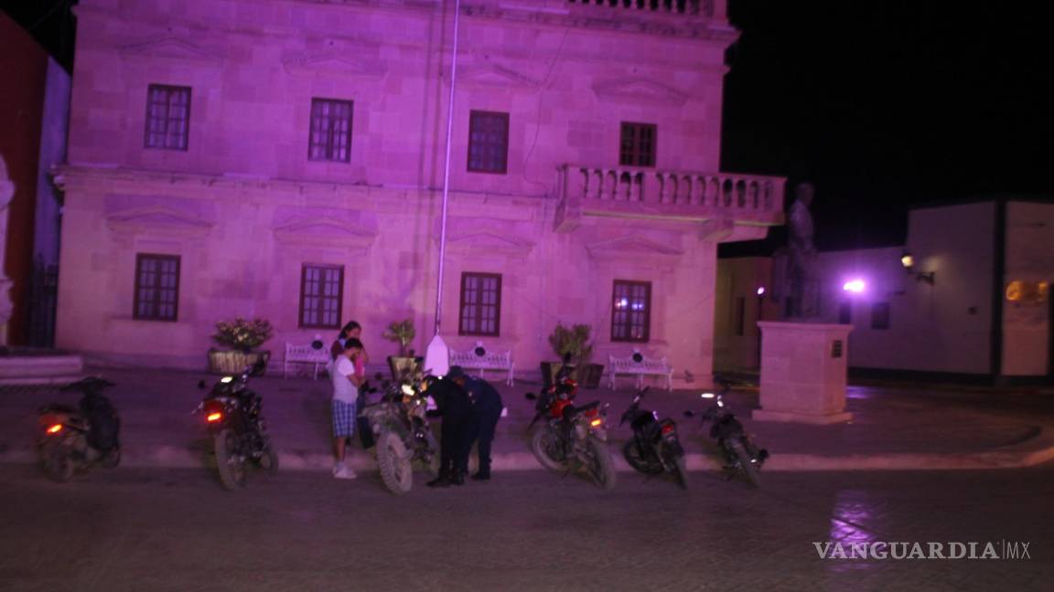 $!El director de Seguridad Pública, Noé Fernández, supervisa el operativo que busca reducir los accidentes viales.