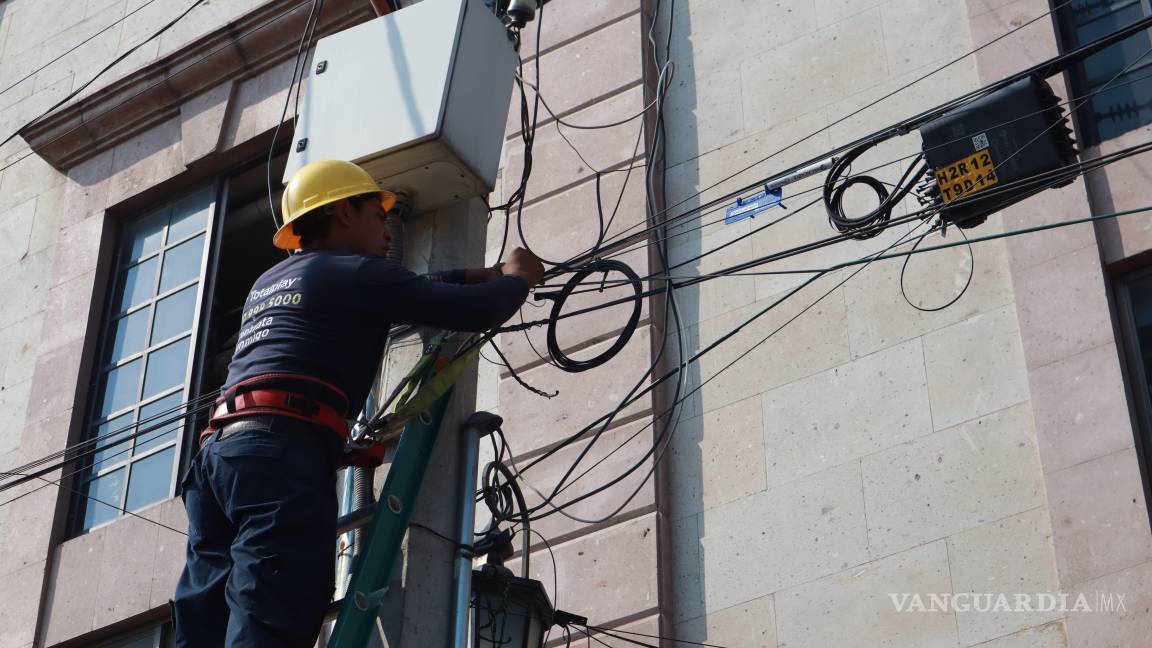 Limpian el rostro del Centro Histórico de Saltillo: retiran cableado en desuso y embellecen espacios públicos